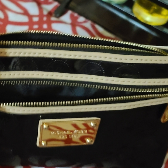 Michael Kors Clutch NWOT - Picture 8 of 8